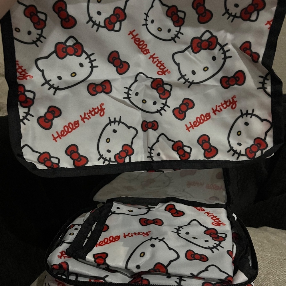 Hello Kitty Packing Cubes - Picture 2 of 3